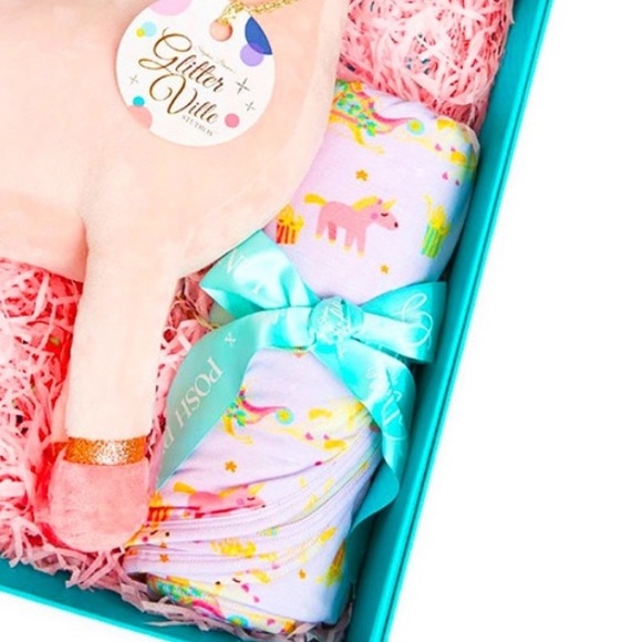 🚨 HOST PICK 🆕 Posh Peanut x Glitterville Parisian Sleigh Patoo Bamboo Blanket - Picture 5 of 6